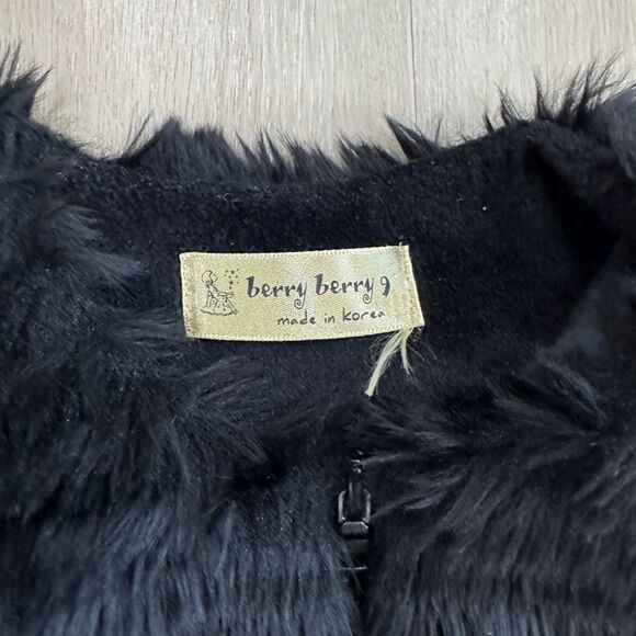 Girls black fur vest with zipper, size 9 - Picture 2 of 5